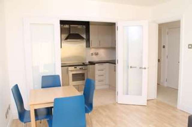  Image of 2 bedroom Flat to rent in Hertsmere Road London E14 at 15 Hertsmere Road  Canary Wharf, E14 4AW