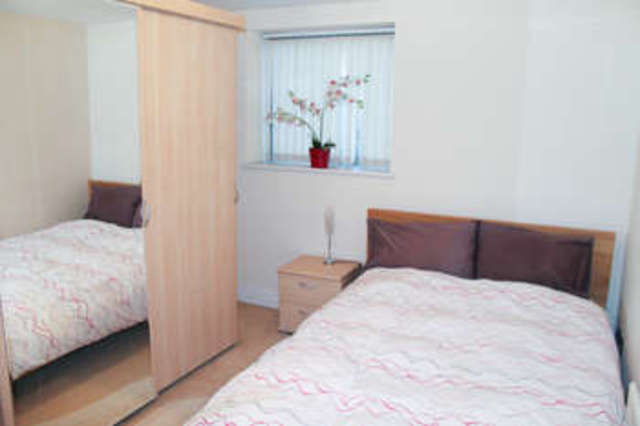  Image of 3 bedroom Flat to rent in Hertsmere Road London E14 at Hertsmere Road  London, E14 4AW