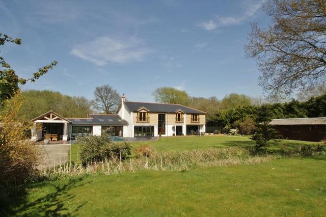  Image of 5 bedroom Detached house for sale in Horsell Common Horsell Woking GU21 at Horsell Surrey Horsell, GU21 4XZ