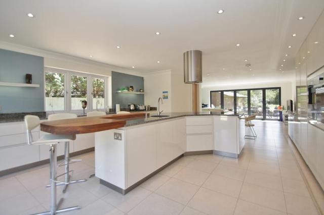 Image of 5 bedroom Detached house for sale in Horsell Common Horsell Woking GU21 at Horsell Surrey Horsell, GU21 4XZ