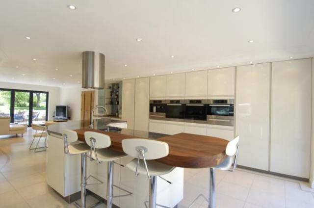  Image of 5 bedroom Detached house for sale in Horsell Common Horsell Woking GU21 at Horsell Surrey Horsell, GU21 4XZ