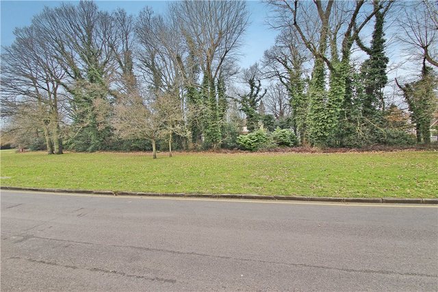  Image of 3 bedroom Semi-Detached house for sale in Horsell Moor Horsell Woking GU21 at Horsell Surrey Horsell, GU21 4NJ