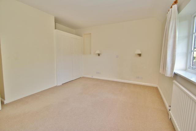  Image of 5 bedroom Detached house for sale in Horsell Park Horsell Woking GU21 at Horsell Surrey Horsell, GU21 4LW