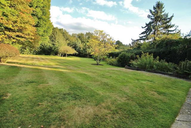  Image of 5 bedroom Detached house for sale in Horsell Park Horsell Woking GU21 at Horsell Surrey Horsell, GU21 4LW