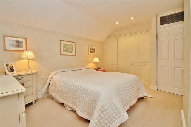  Image of 4 bedroom Detached house for sale in Horsell Way Horsell Woking GU21 at Horsell Surrey Horsell, GU21 4UJ