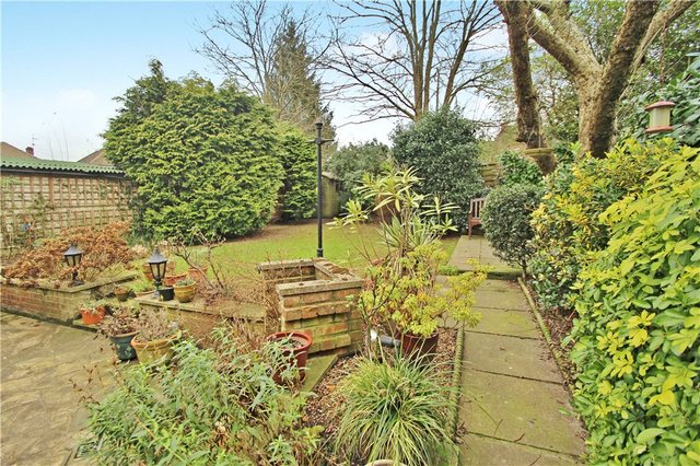  Image of 4 bedroom Detached house for sale in Horsell Way Horsell Woking GU21 at Horsell Surrey Horsell, GU21 4UJ