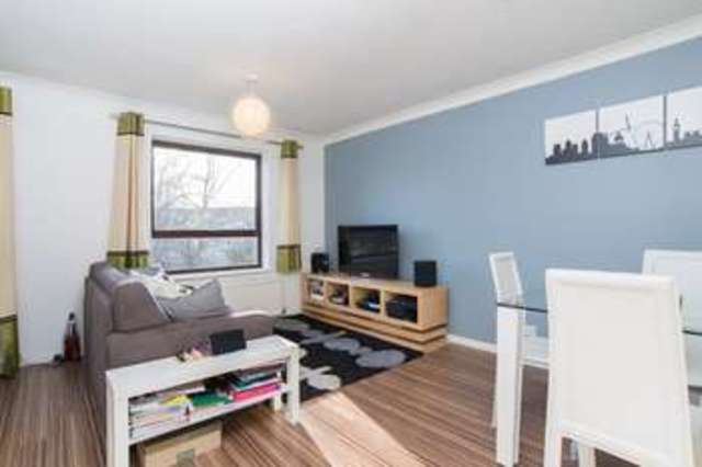  Image of 2 bedroom Flat for sale in Horseshoe Close London E14 at Docklands, E14 3EP