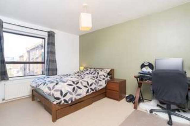  Image of 2 bedroom Flat for sale in Horseshoe Close London E14 at Docklands, E14 3EP