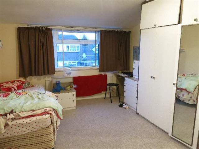  Image of 1 bedroom Flat to rent in Hotspur Road Northolt UB5 at Hotspur Road Northolt Northolt, UB5 6TL