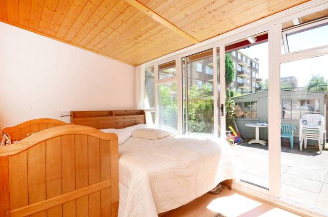  Image of 4 bedroom Detached house for sale in Howard Road London N16 at Howard Road  Stoke Newington, N16 8PU