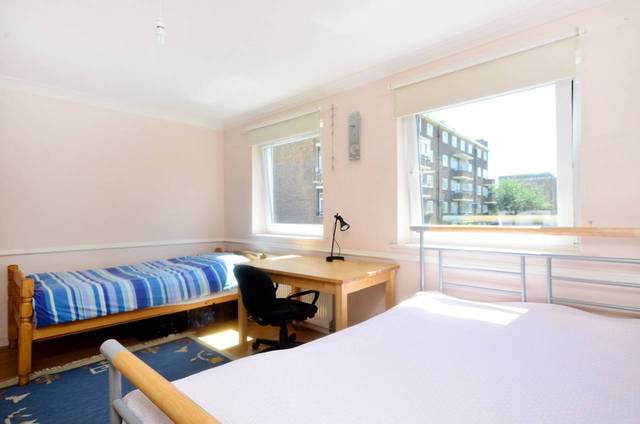  Image of 4 bedroom Detached house for sale in Howard Road London N16 at Howard Road  Stoke Newington, N16 8PU