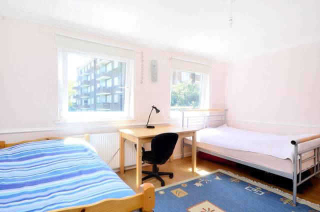  Image of 4 bedroom Detached house for sale in Howard Road London N16 at Howard Road  Stoke Newington, N16 8PU