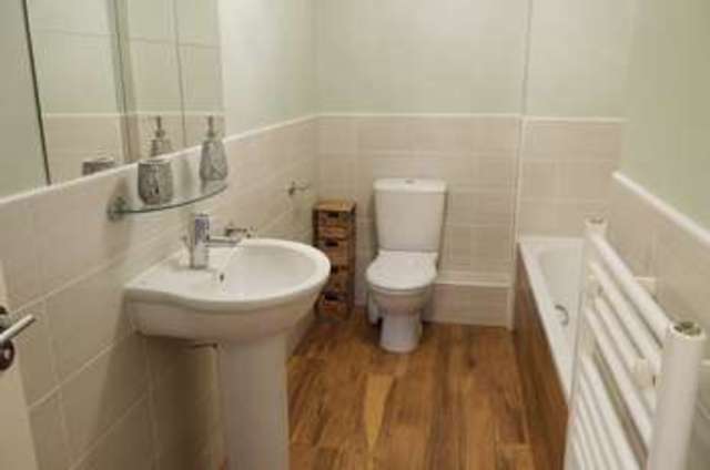  Image of 4 bedroom Semi-Detached house for sale in Hudscroft Drive Hook Goole DN14 at Hook East Yorkshire, DN14 5AG