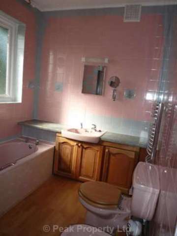  Image of 7 bedroom House Share to rent in Canewdon Road Westcliff-on-Sea SS0 at Canewdon Road  Westcliff On Sea, SS0 7NE