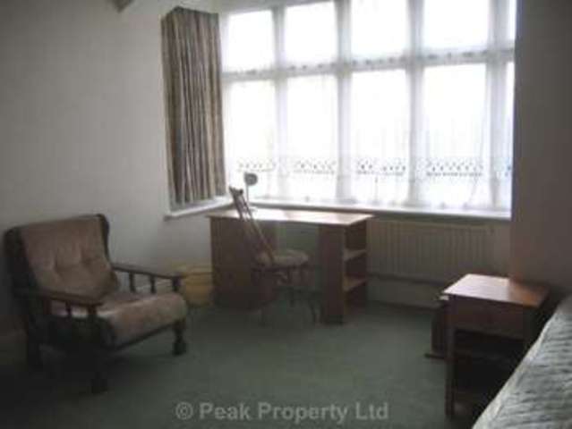  Image of 7 bedroom House Share to rent in Canewdon Road Westcliff-on-Sea SS0 at Canewdon Road  Westcliff On Sea, SS0 7NE