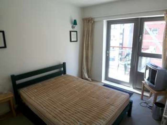  Image of 3 bedroom Flat for sale in Hutchings Street London E14 at Hutchings Street  Docklands, E14 8JY