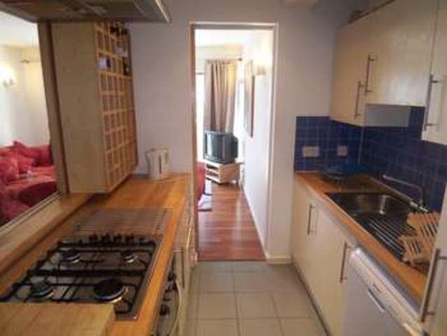  Image of 3 bedroom Flat for sale in Hutchings Street London E14 at Hutchings Street  Docklands, E14 8JY
