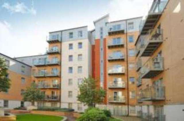  Image of 2 bedroom Flat for sale in Queen Mary Avenue London E18 at Queen Mary Avenue London South Woodford, E18 2FJ