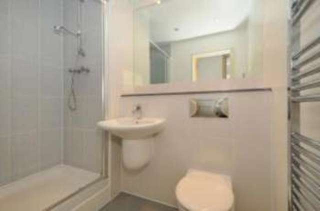  Image of 2 bedroom Flat for sale in Queen Mary Avenue London E18 at Queen Mary Avenue London South Woodford, E18 2FJ