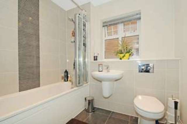  Image of 4 bedroom Detached house for sale in Imperial Way Croxley Green Rickmansworth WD3 at Off Harvey Road  Croxley Green, WD3 3FL