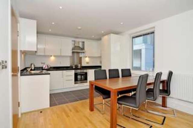  Image of 2 bedroom Flat for sale in Indescon Square London E14 at Canary Wharf, E14 9DQ