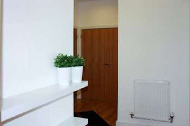  Image of 2 bedroom Flat for sale in Indescon Square London E14 at Canary Wharf, E14 9DQ