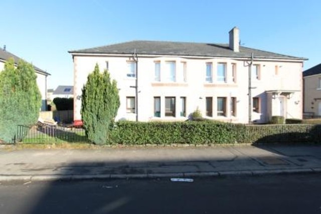  Image of 3 bedroom Flat to rent in Inverleith Street Glasgow G32 at Carntyne Glasgow Glasgow, G32 6EF