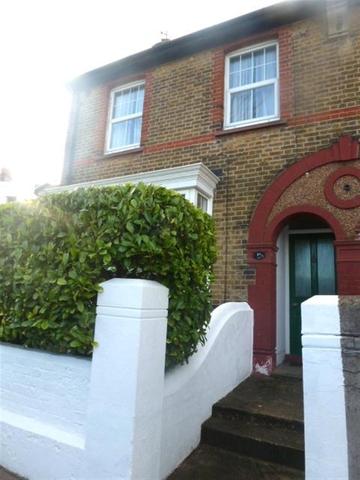  Image of 1 bedroom Flat to rent in Inwood Crescent Brighton BN1 at Inwood Crescent  BRIGHTON, BN1 5AP