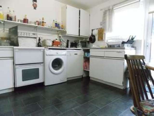  Image of 3 bedroom Terraced house to rent in Ivanhoe Close Cowley Uxbridge UB8 at Ivanhoe Close  Uxbridge, UB8 3RT