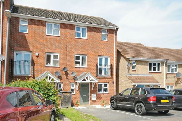 Image of 3 bedroom End of Terrace for sale in James Way Watford WD19 at Watford, WD19 6HL