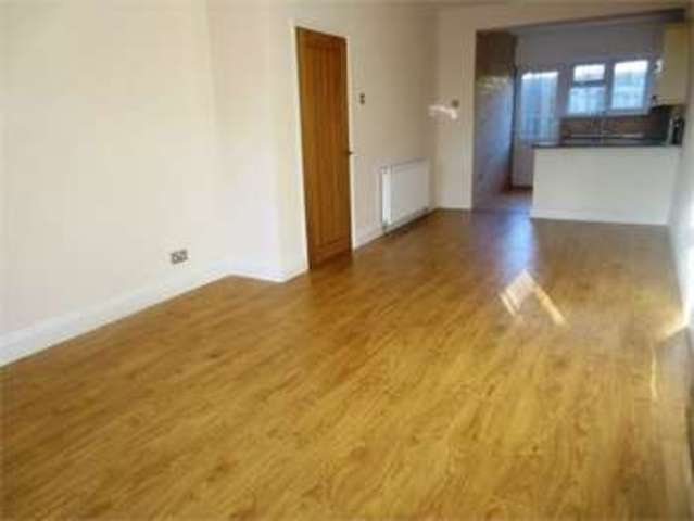  Image of 3 bedroom Cottage for sale in Marine Parade Southend-on-Sea SS1 at Jubilee cottages Southend on sea Southend-on-Sea, SS1 2EW