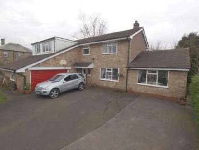  Image of 4 bedroom Detached house for sale in Jubilee Road Chapel-En-Le-Frith High Peak SK23 at Chapel-en-le-Frith  High Peak, SK23 9SU