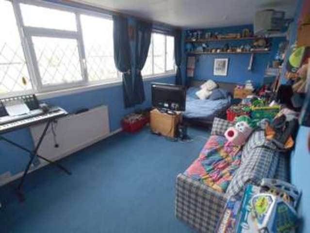  Image of 4 bedroom Detached house for sale in Jubilee Road Chapel-En-Le-Frith High Peak SK23 at Chapel-en-le-Frith  High Peak, SK23 9SU