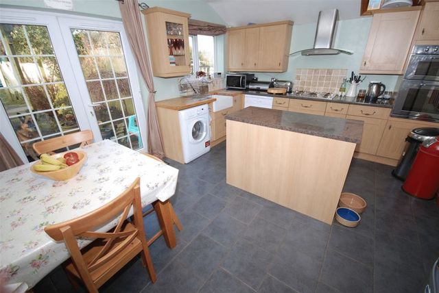  Image of 3 bedroom Terraced house for sale in Jubilee Terrace Paulton Bristol BS39 at Jubilee Terrace Paulton Bristol, BS39 7NU