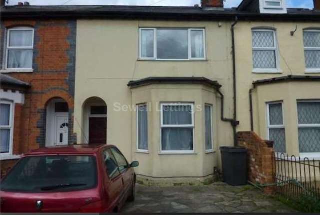  Image of 5 bedroom Detached house to rent in Junction Road Reading RG1 at Junction Road  Reading, RG1 5SA