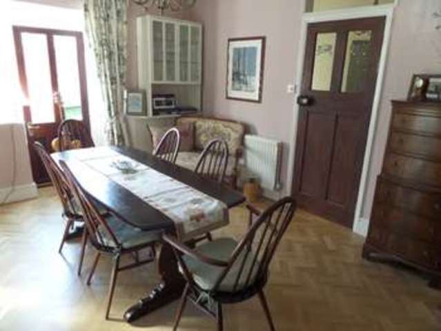  Image of 4 bedroom Detached house for sale in Gayhurst Newport Pagnell MK16 at Newport Pagnell, MK16 8LG