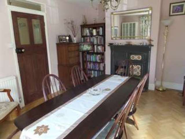 Image of 4 bedroom Detached house for sale in Gayhurst Newport Pagnell MK16 at Newport Pagnell, MK16 8LG