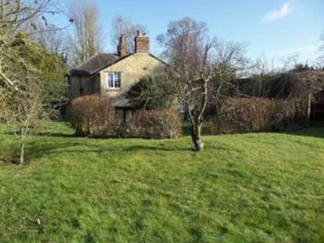  Image of 4 bedroom Detached house for sale in Gayhurst Newport Pagnell MK16 at Newport Pagnell, MK16 8LG