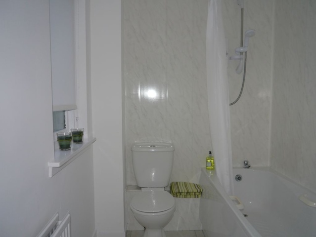  Image of 1 bedroom Flat to rent in Kelvin Road East Kilbride Glasgow G75 at East Kilbride South Lanarkshire South Lanarkshire, G75 0PF