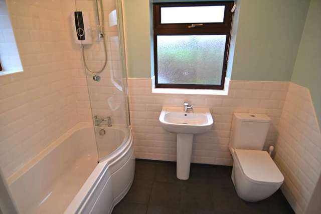  Image of 3 bedroom Semi-Detached house to rent in Kenilworth Gardens Newton-Le-Willows WA12 at Kenilworth Gardens  Newton Le Willows, WA12 8ET