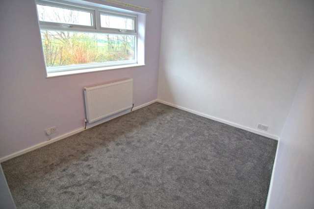  Image of 3 bedroom Semi-Detached house to rent in Kenilworth Gardens Newton-Le-Willows WA12 at Kenilworth Gardens  Newton Le Willows, WA12 8ET