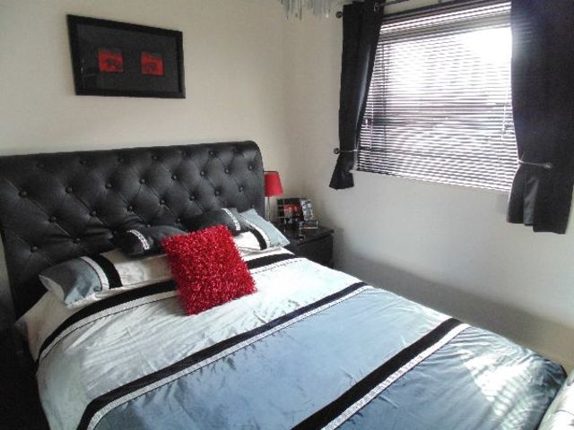  Image of 2 bedroom Flat to rent in Kenley Road Renfrew PA4 at Renfrew Renfrew Renfrewshire, PA4 8FE