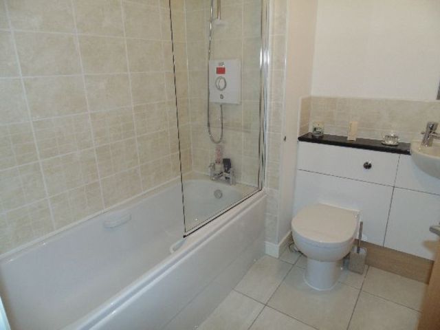  Image of 2 bedroom Flat to rent in Kenley Road Renfrew PA4 at Renfrew Renfrew Renfrewshire, PA4 8FE