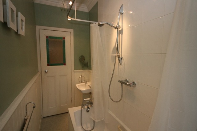  Image of 1 bedroom Flat to rent in Kennoway Drive Glasgow G11 at Thornwood Glasgow Glasgow, G11 7TX