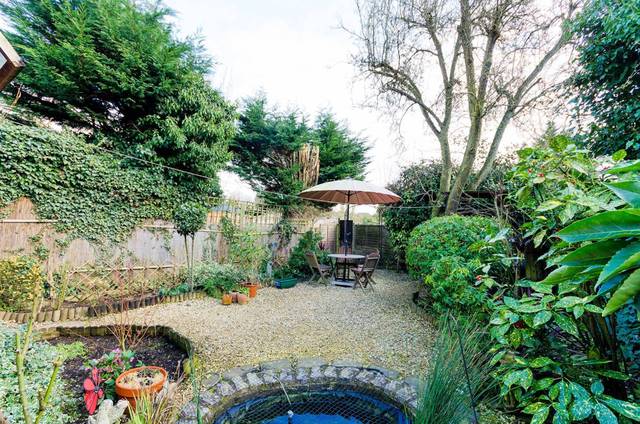  Image of 2 bedroom Flat for sale in Kenton Avenue Harrow-on-the-Hill Harrow HA1 at Kenton Avenue, Harrow  Harrow, HA1 2BN