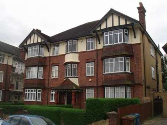  Image of 3 bedroom Property to rent in Kenton Road Harrow HA3 at Kenton Road  Harrow, HA3 8AQ
