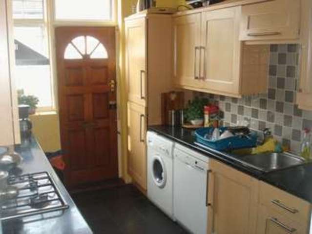  Image of 2 bedroom Flat for sale in Kenton Road Harrow HA3 at Kenton Road  Harrow, HA3 8AQ