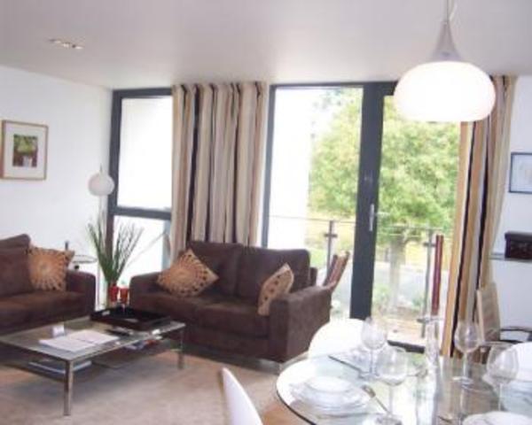  Image of 2 bedroom Flat to rent in Kenton Road Harrow HA3 at Kenton Road  Harrow, HA3 8LS