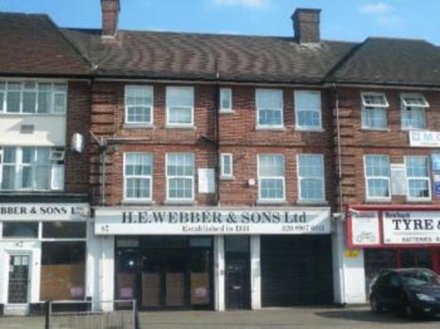  Image of 3 bedroom Flat for sale in Kenton Road Harrow HA3 at Kenton Road  Harrow, HA3 0AN