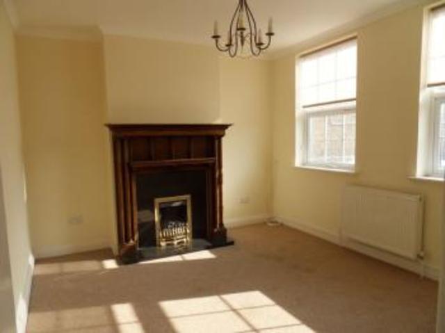  Image of 3 bedroom Flat for sale in Kenton Road Harrow HA3 at Kenton Road  Harrow, HA3 0AN